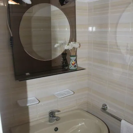 Roberta Ab480